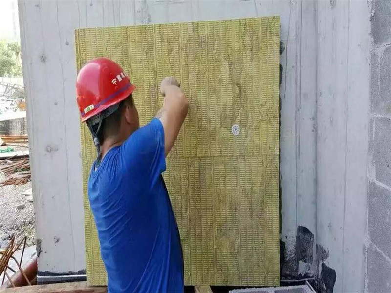 防水巖棉板哪家好